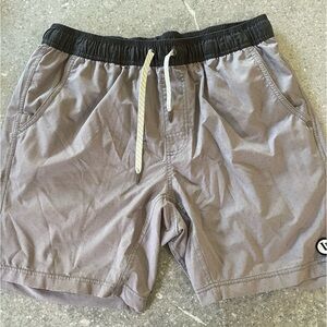 Vuori men’s L kore shorts